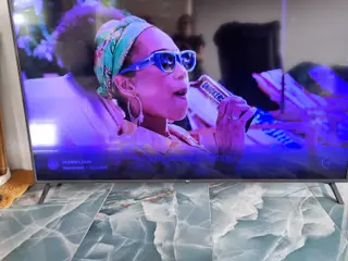 82' tv f4a LG