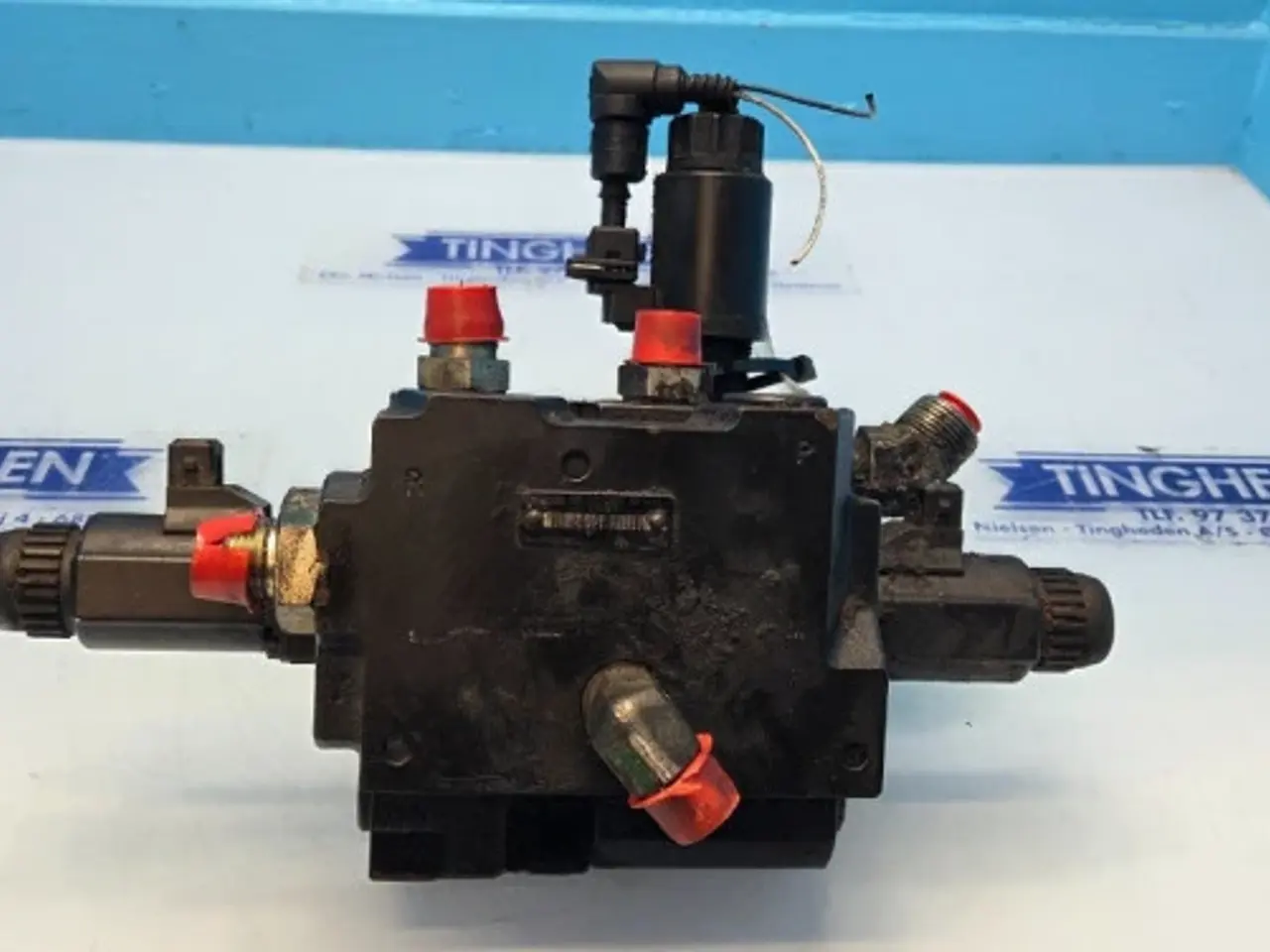 Billede 2 - New Holland CR9.90 Hydraulikventil 87313989