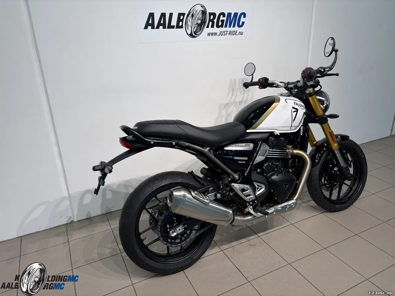Billede 4 - Triumph Speed 400 Pearl Met White/Phantom Black
