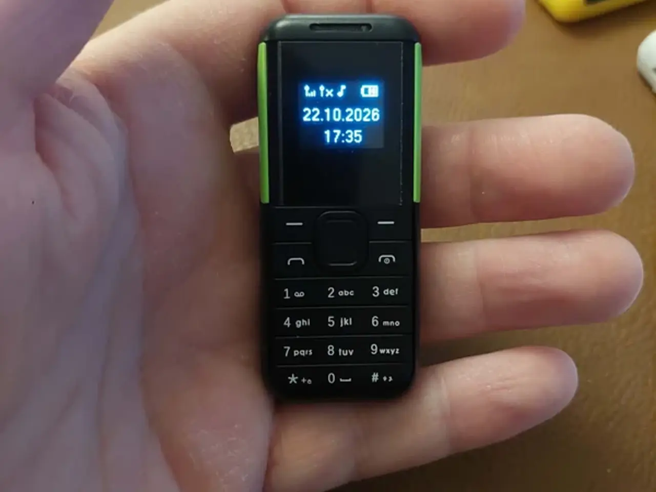 Billede 1 - Mini telefoner 12 stk.