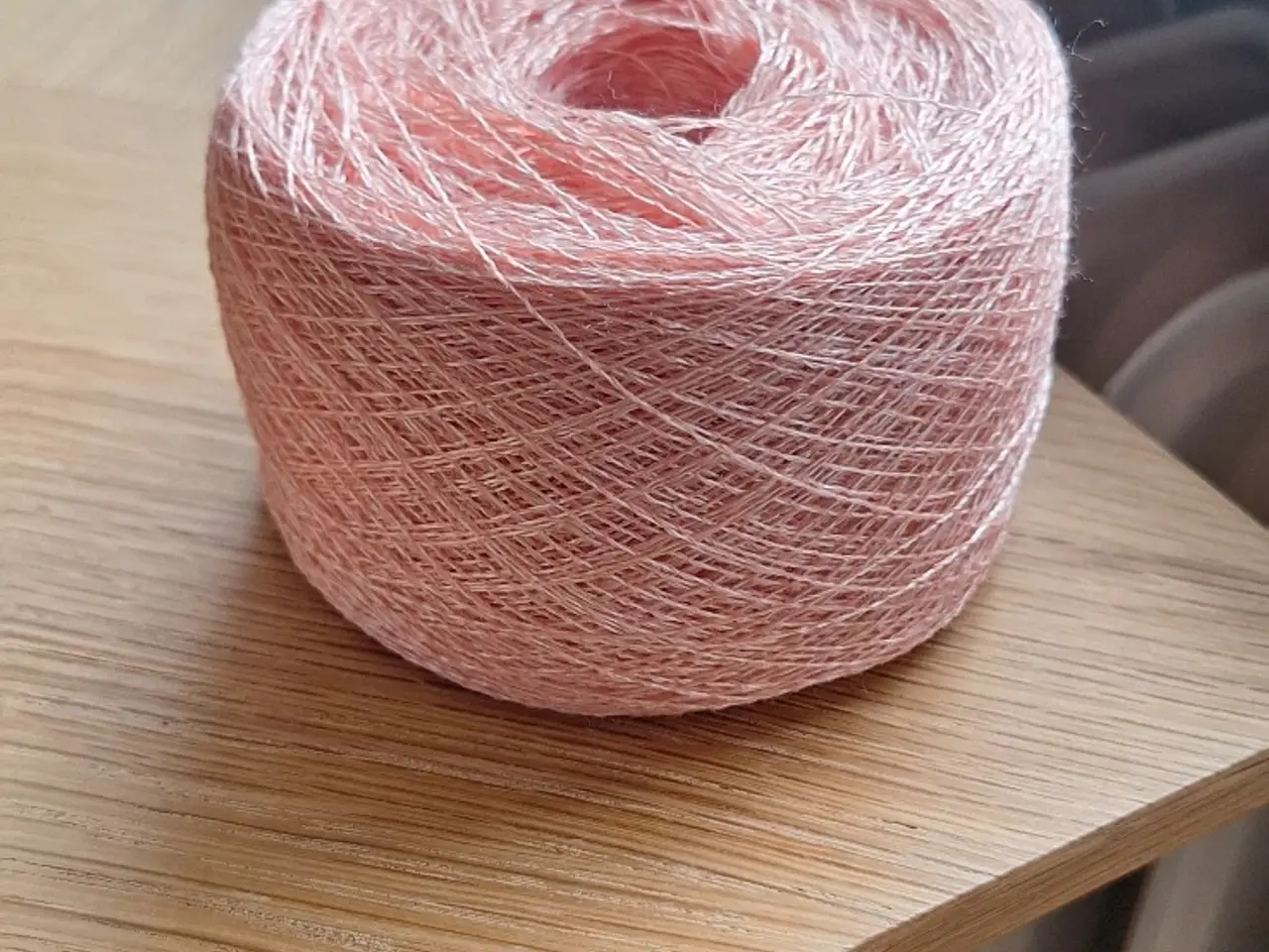 Billede 1 - Smuk lyserød følgetråd