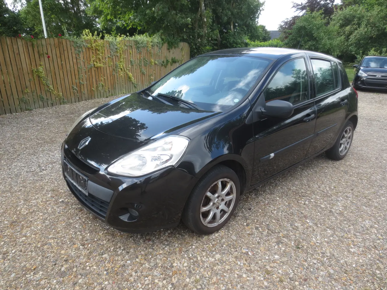Billede 1 - Renault Clio 1.2 i År 11. Uden syn.