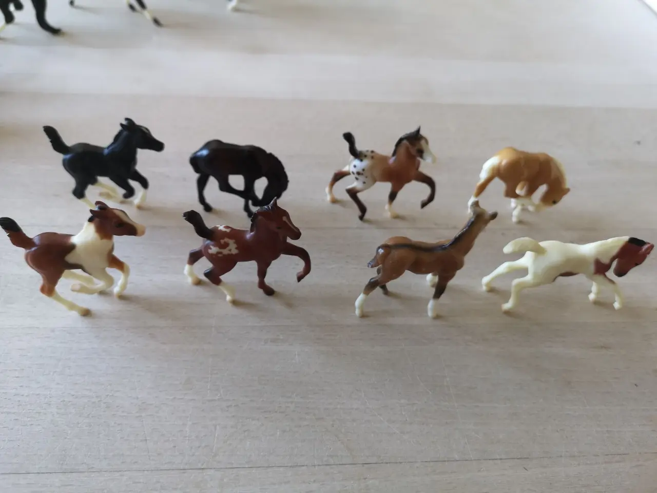 Billede 3 - Breyer Stablemates 32 stk. sælges