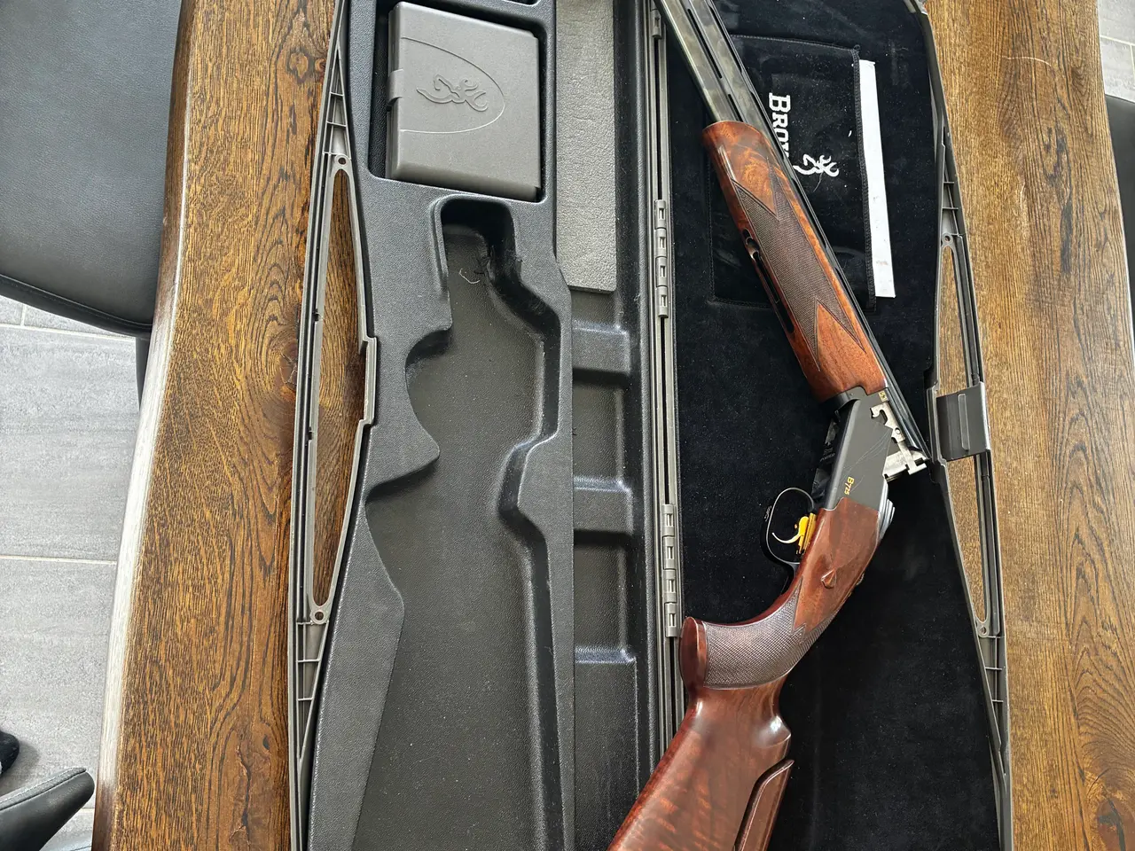 Billede 2 - LINKS - Browning 725 Black S3