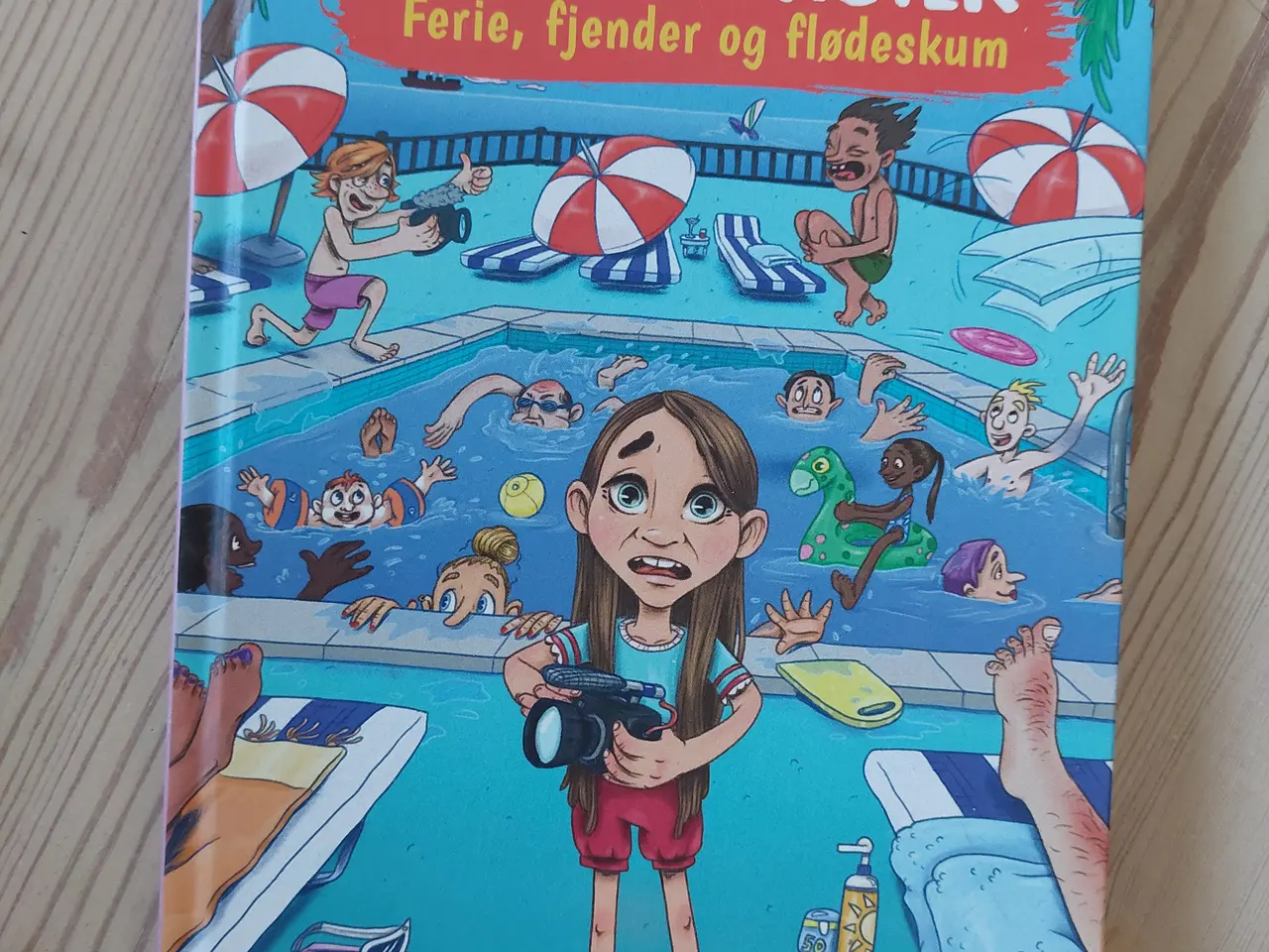 Billede 1 - Ferie, fjender og flødeskum