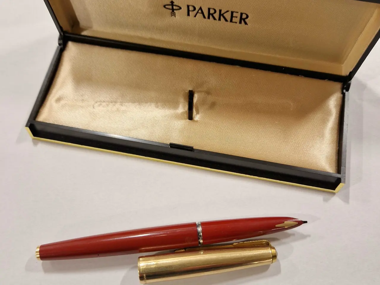 Billede 1 - Bordeaux Parker Fyldepen 61, 12 karat rolled gold