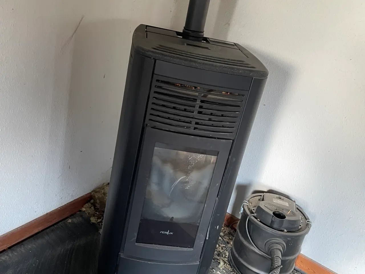 Billede 2 - Ferlux Shara 6 kW træpille brændeovn m. stenplade