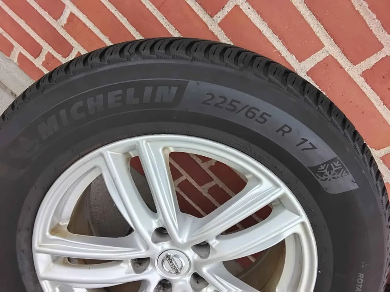 Billede 4 - Alu-vinterhjul og dæk til Nissan