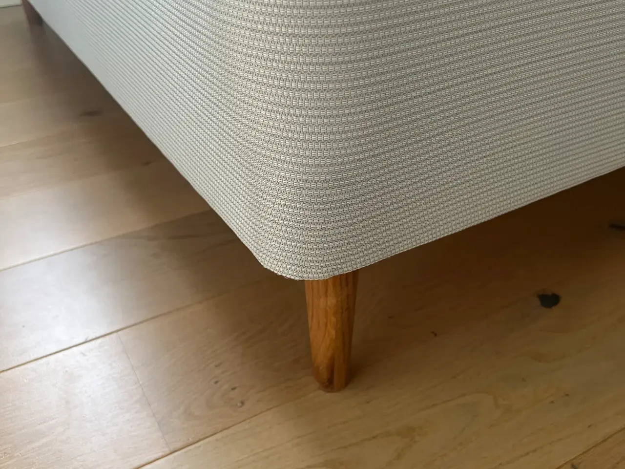 Billede 2 - Boxmadras med topmadras og ben 140*200