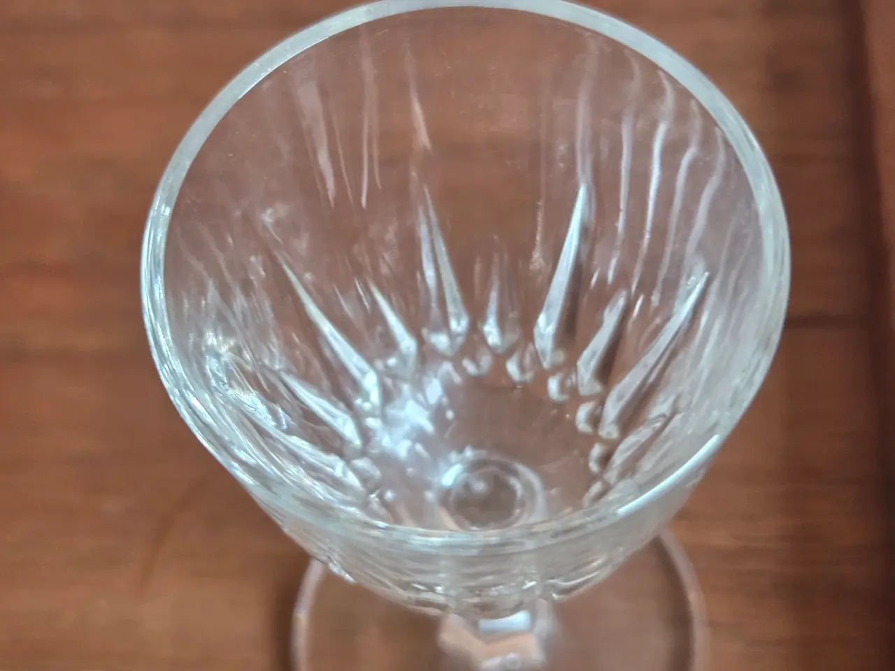 Billede 3 - Glaskaraffel med 5 matchende dramglas, H: 29/20 cm