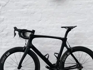 PINARELLO DOGMA F10 – DURA ACE DI2 + DOBBELTSIDET