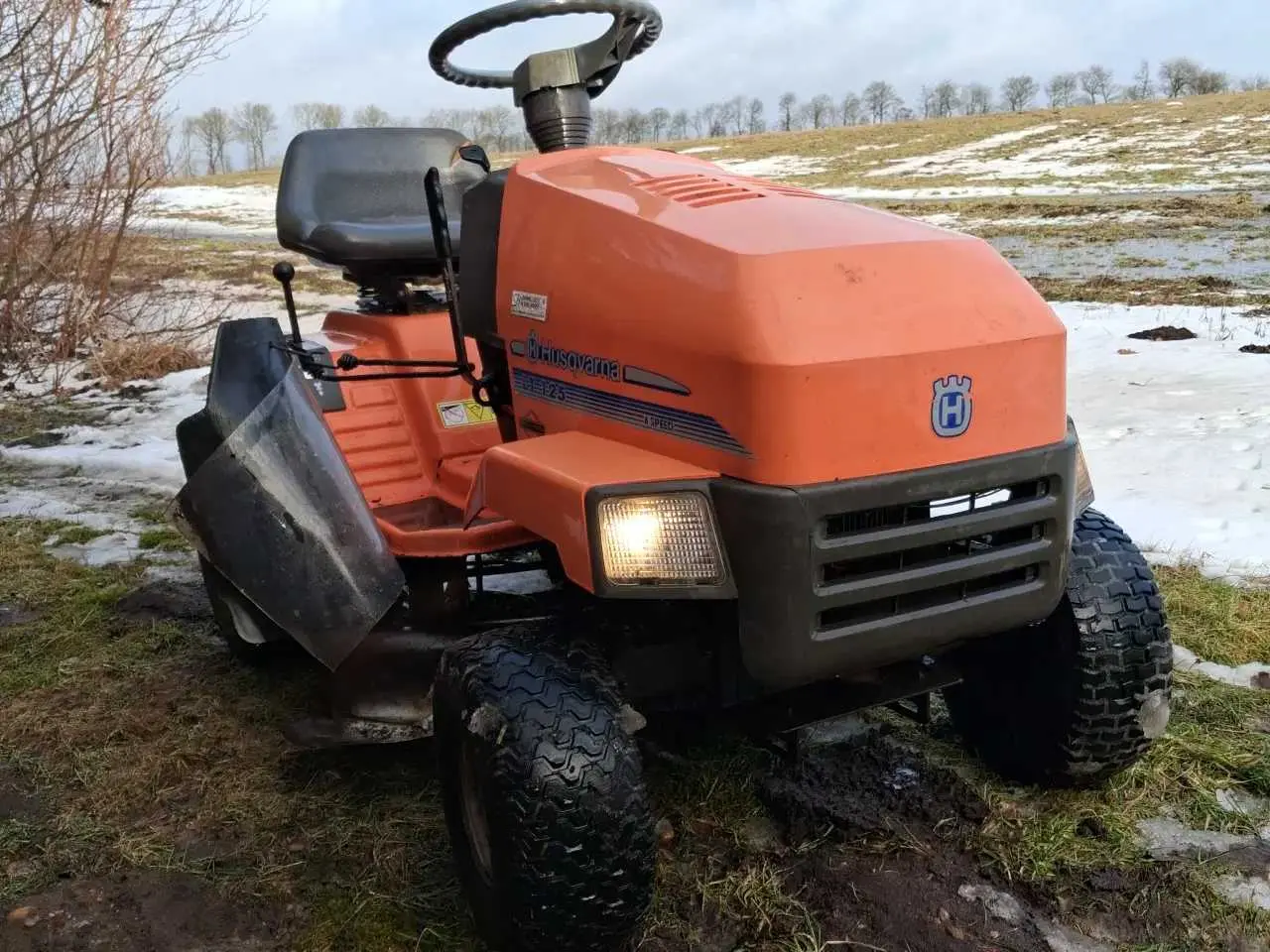 Billede 3 - Købes BILLIG havetraktor køre & klippeklar stor ok