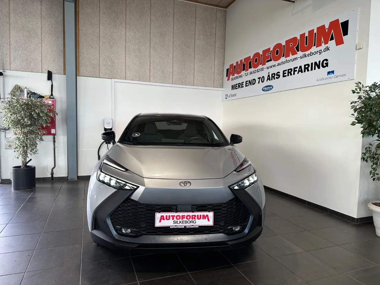 Billede 2 - Toyota C-HR 2,0 Plug-in Hybrid Style Smart