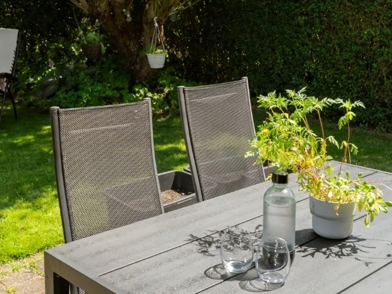 Billede 2 - Havebord med stole