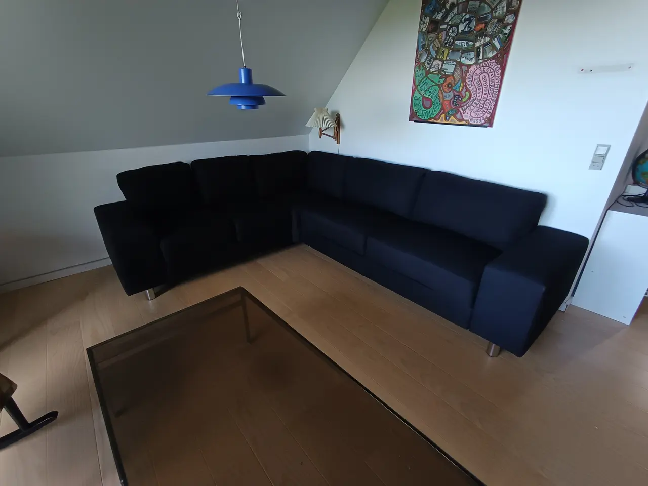 Billede 1 - Hjørnesofa i sort stof