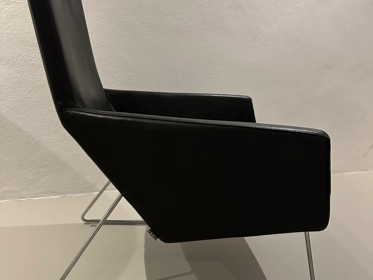 Billede 2 - To Designer stole med en skammel sælges samlet