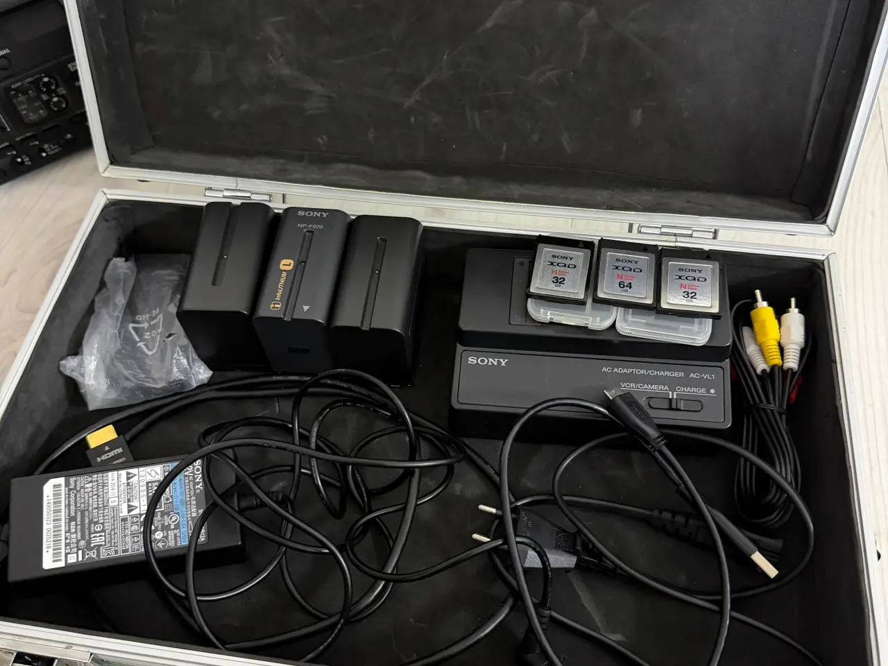 Billede 11 - Sony FDR-AX1 4K Camcorder – Kun 51 timer – Komplet