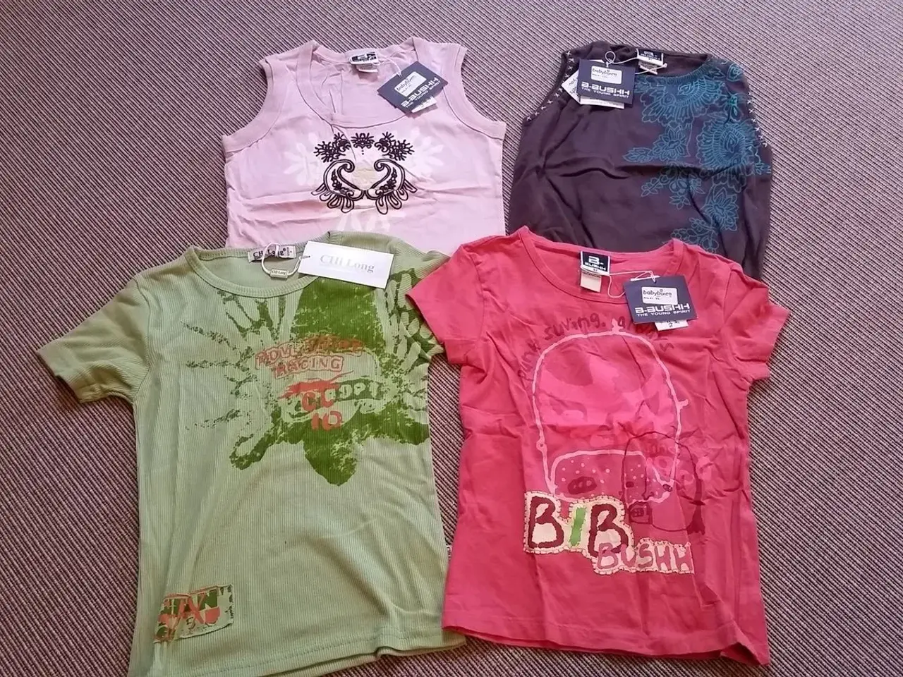 Billede 1 - 2 t-shirts og 2 toppe