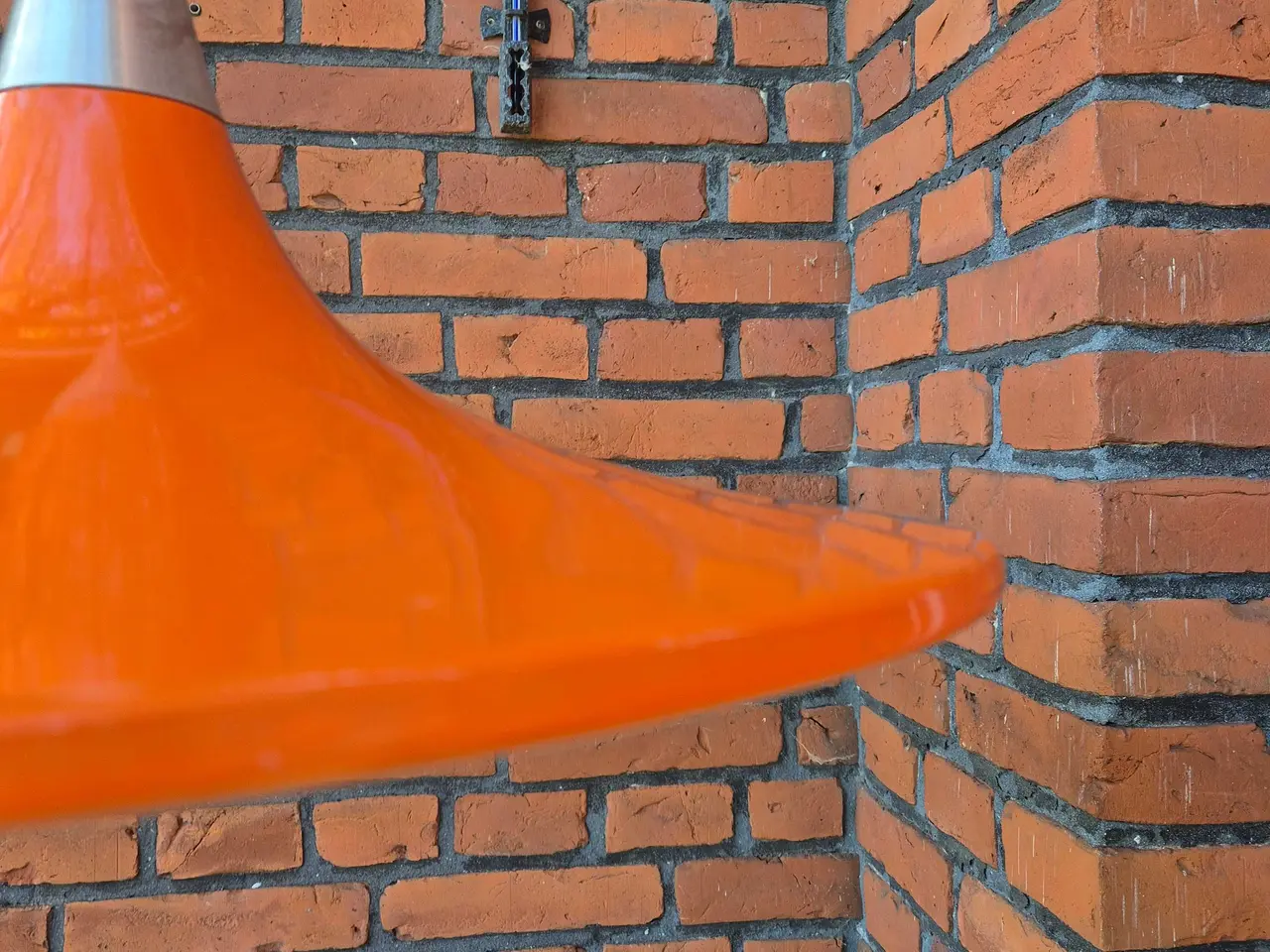 Billede 11 - Stor orange trompetpendel med alutop