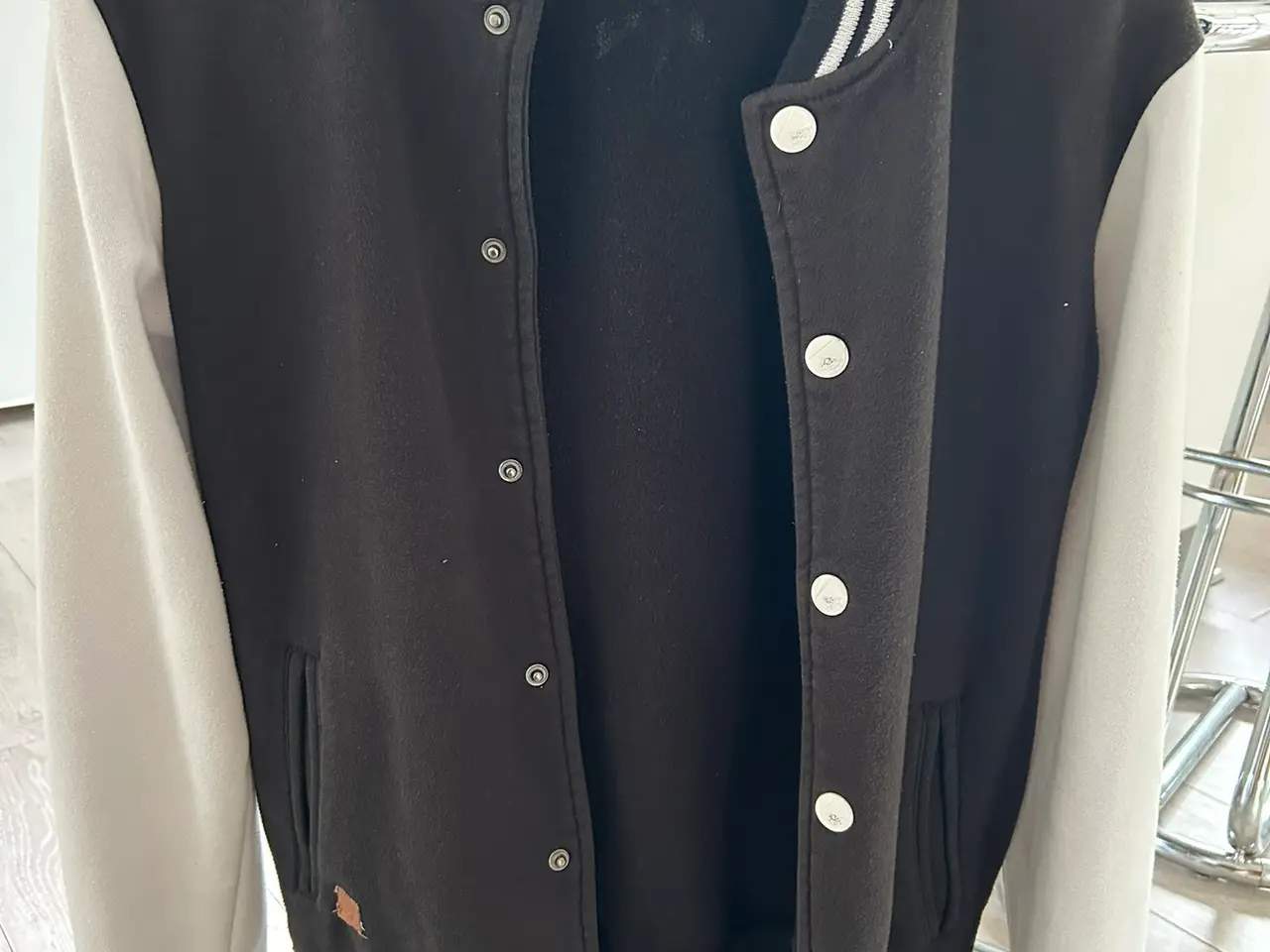 Billede 1 - Cropp varsity jakke – Str. XS
