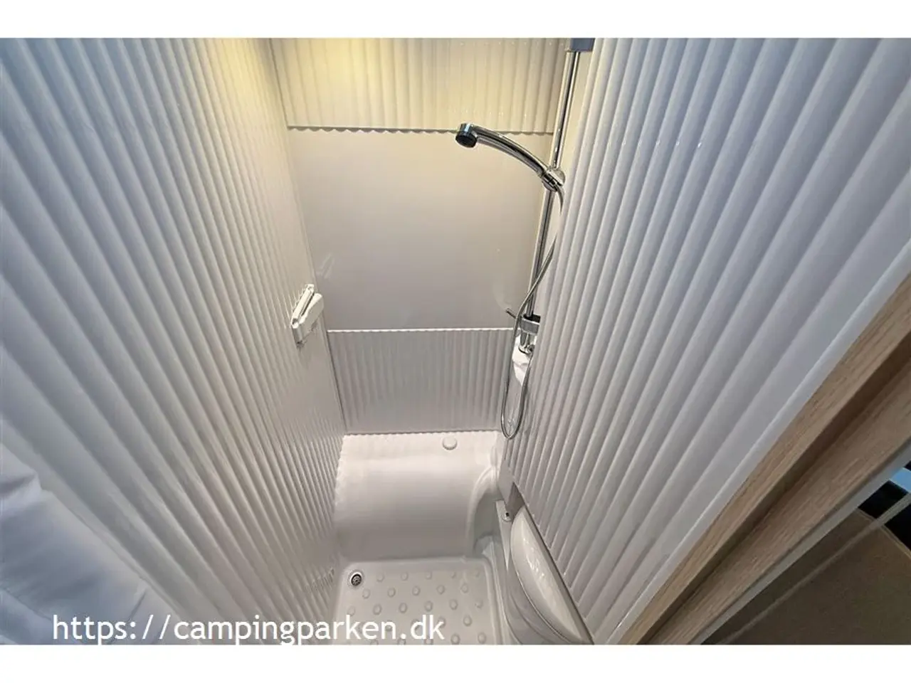 Billede 11 - 2026 - SunLight VAN V66 Adventure   Sunlights populære smalle Van med enkeltsenge, automatgear og adaptiv fartpilot