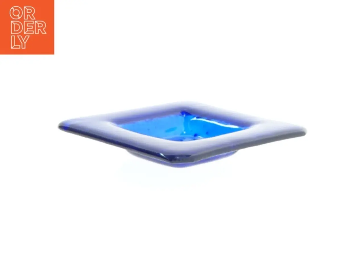 Billede 1 - Blåt fuset glas fad med hvid fugl (str. 13 x 13 cm)