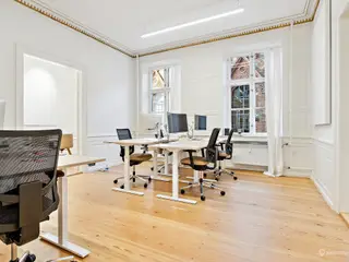 Flot totalrenoveret kontor – Perfekt beliggenhed!
