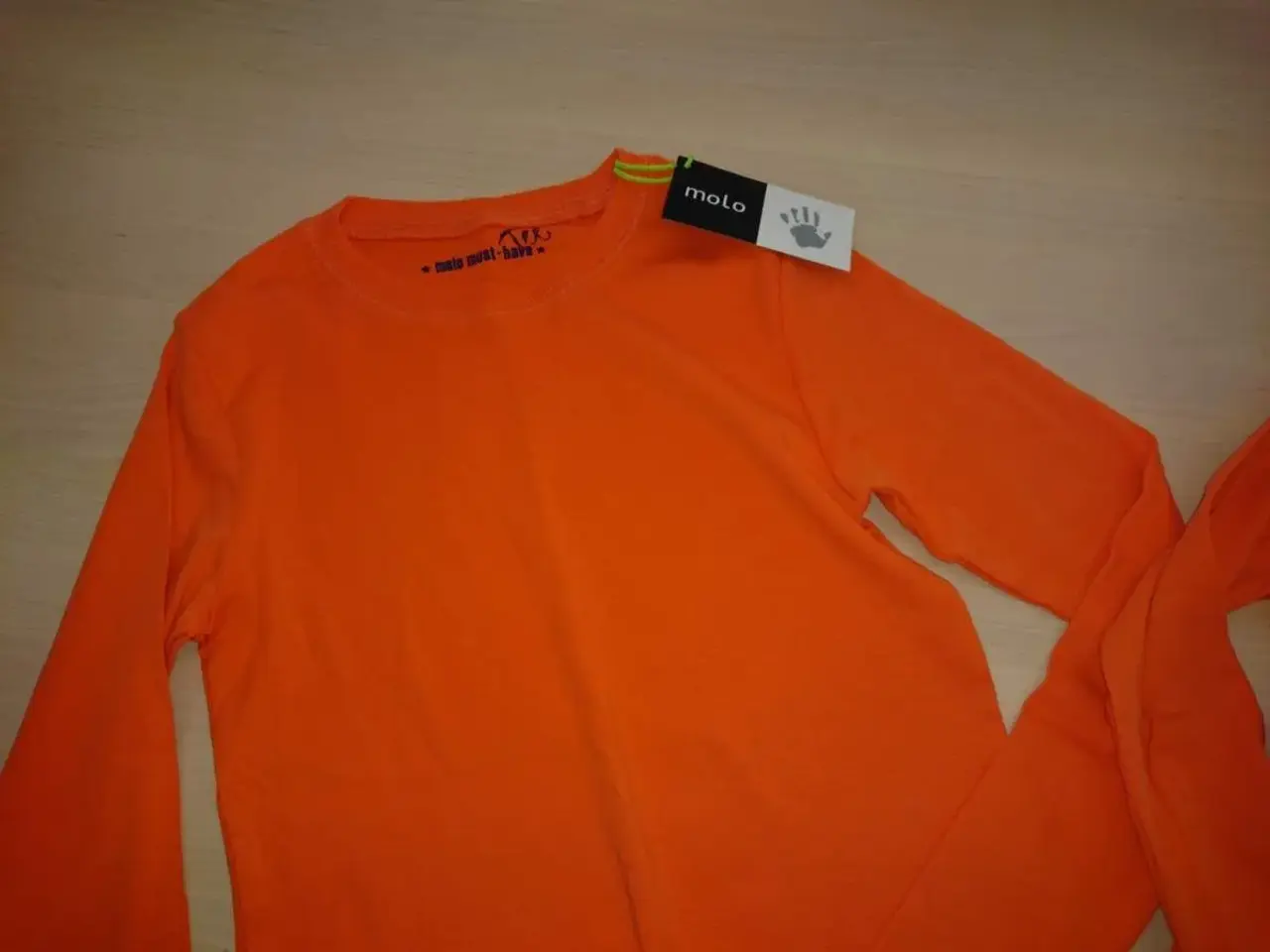 Billede 3 - Ny Molo "Must have" bluse. Str.146/152