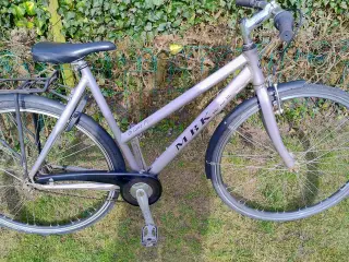 MBK dame cykel. Alu stel og 7 gear
