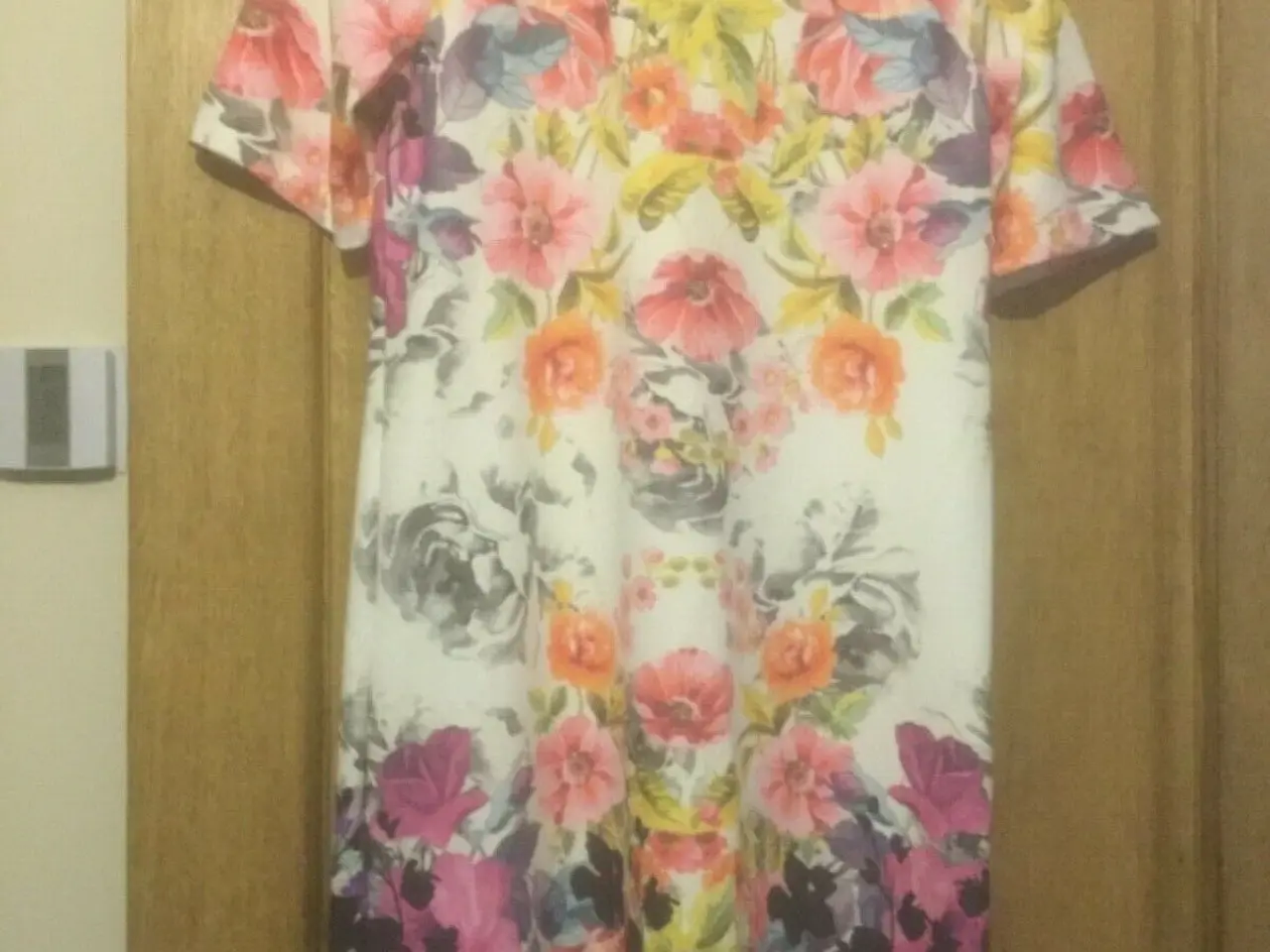 Billede 3 - Kjole,blomstret-Fra athmosphere-bodyCo .Str:Mediu,