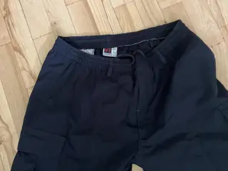 Korte bukser L