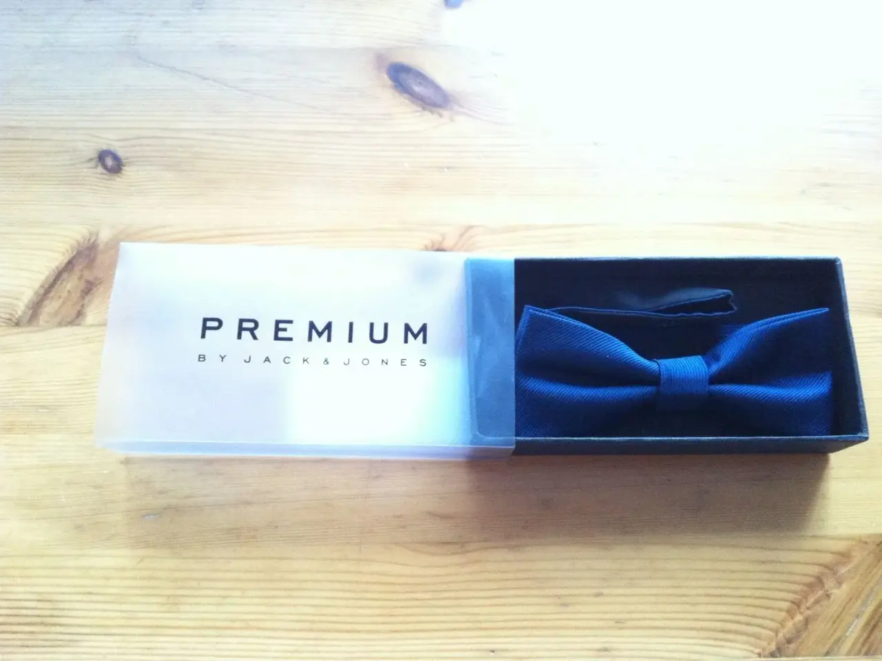 Billede 1 - Butterfly til konfirmation, 60kr