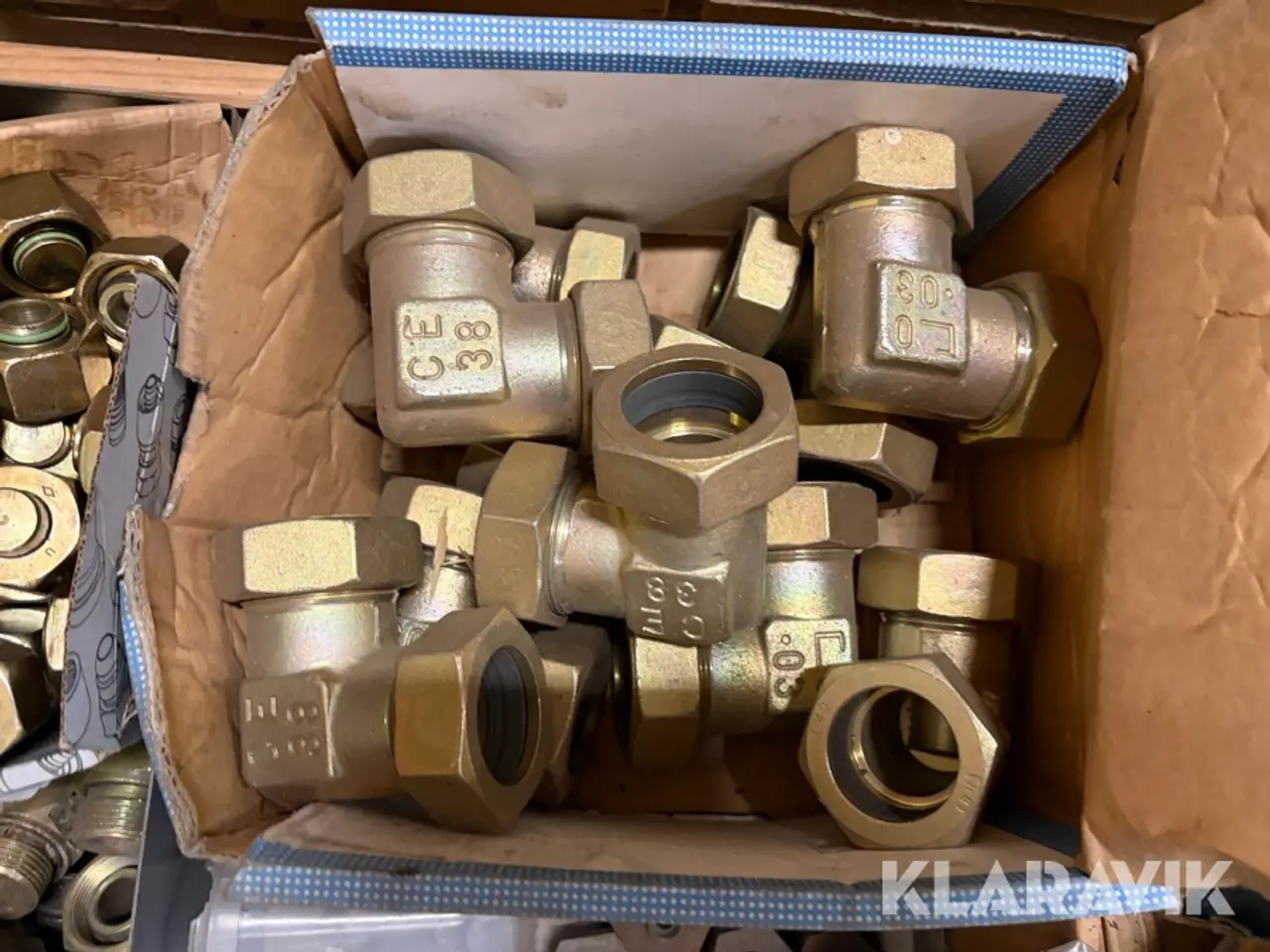 Billede 12 - Lot - Fittings, SAE flanger, og kuglehaner - 1 palle