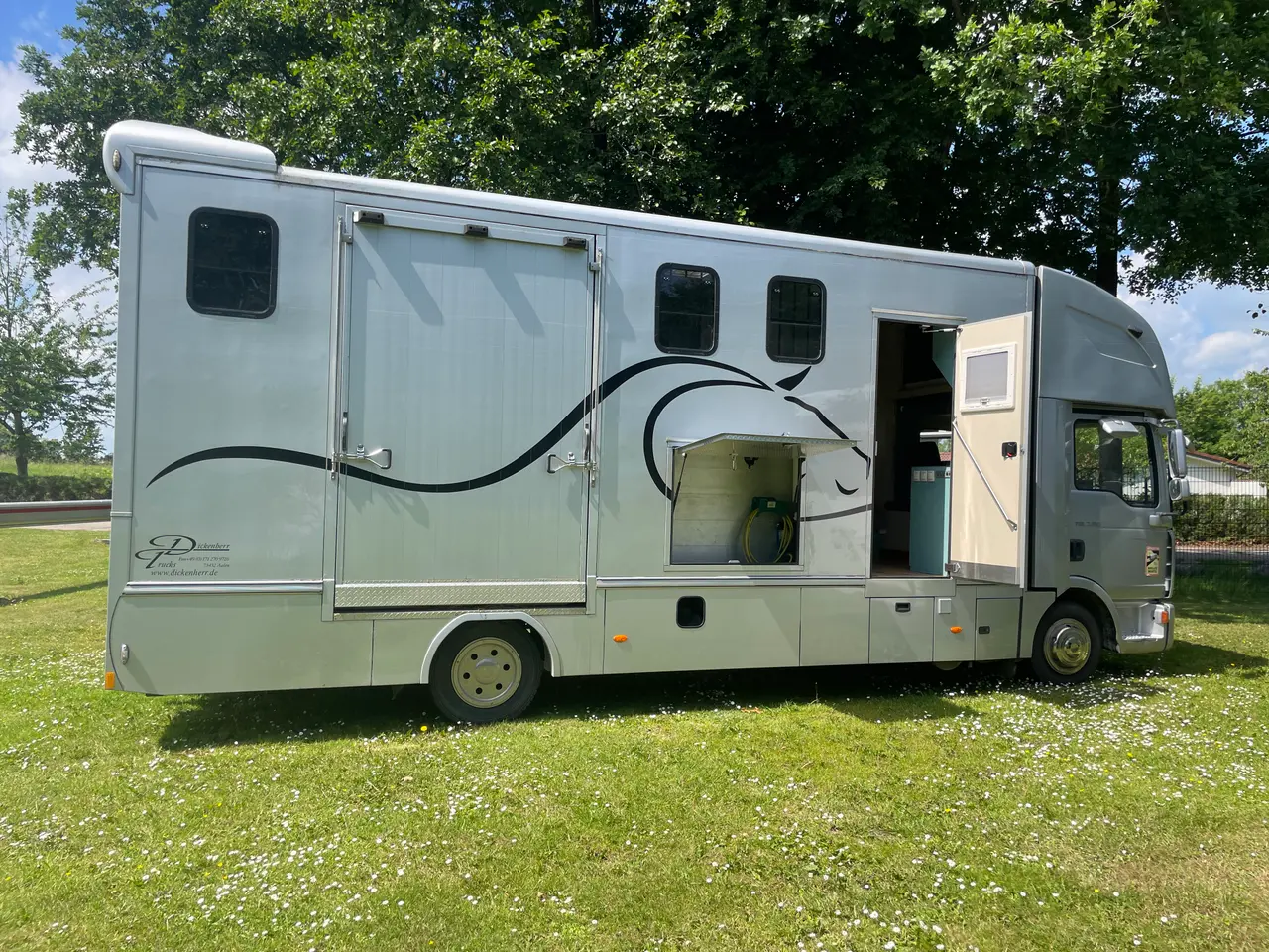 Billede 4 - Velholdt MAN med living og siderampe