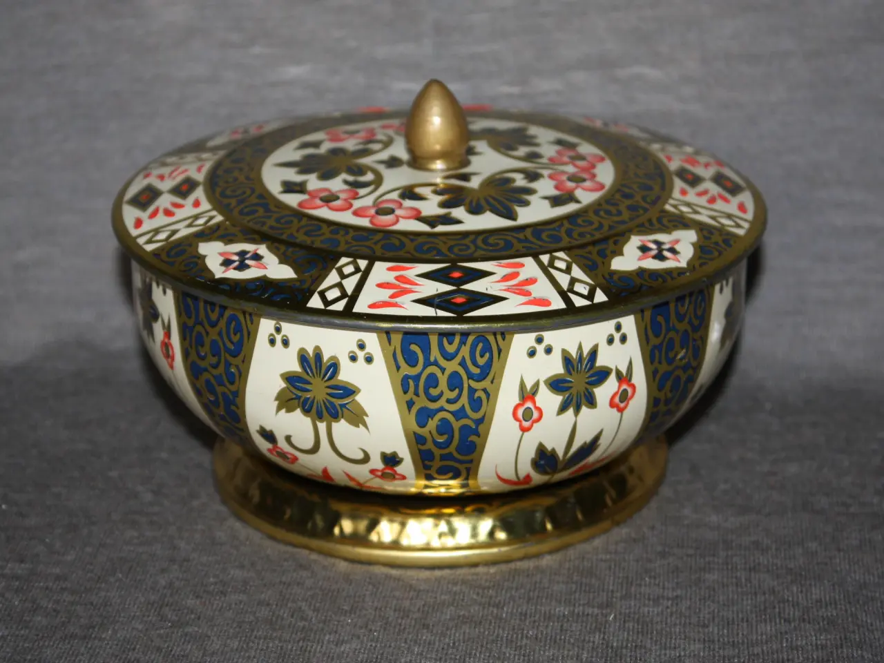 Billede 1 - Crown Derby dåse med låg 17,5 cm