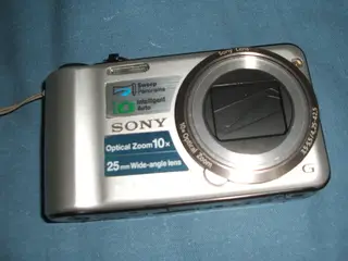 Kompakt digitalkamera med 14 Megapixel og 10xzoom