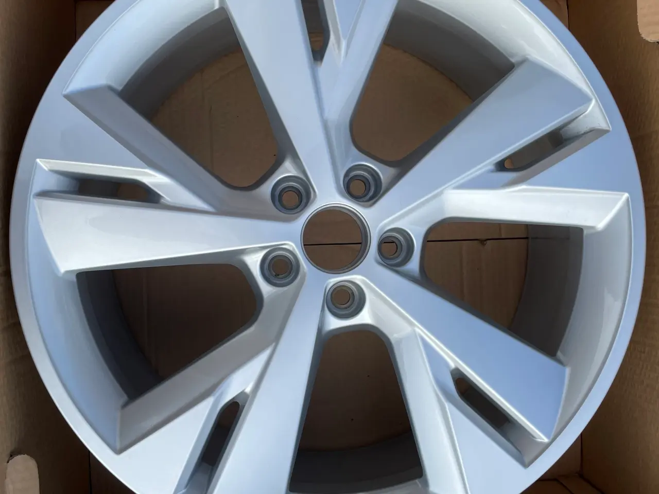 Billede 4 - Audi Q4 20" - Originale 5-Y-eget design