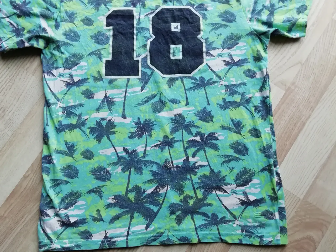 Billede 2 - T-shirt med motiv, str. 152 fra Jeff