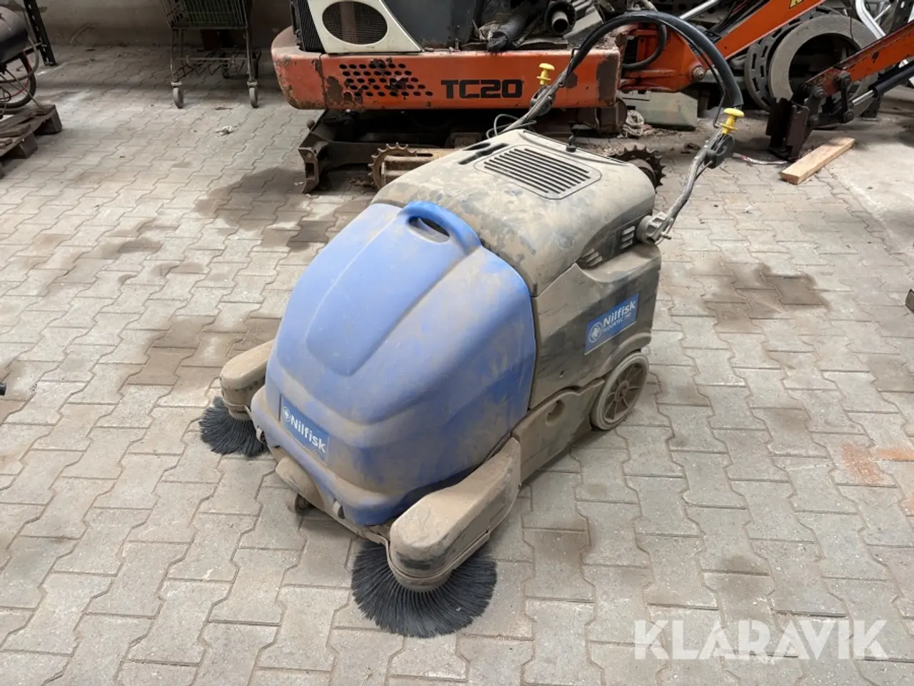 Billede 1 - Fejemaskine Nilfisk Flirter 760