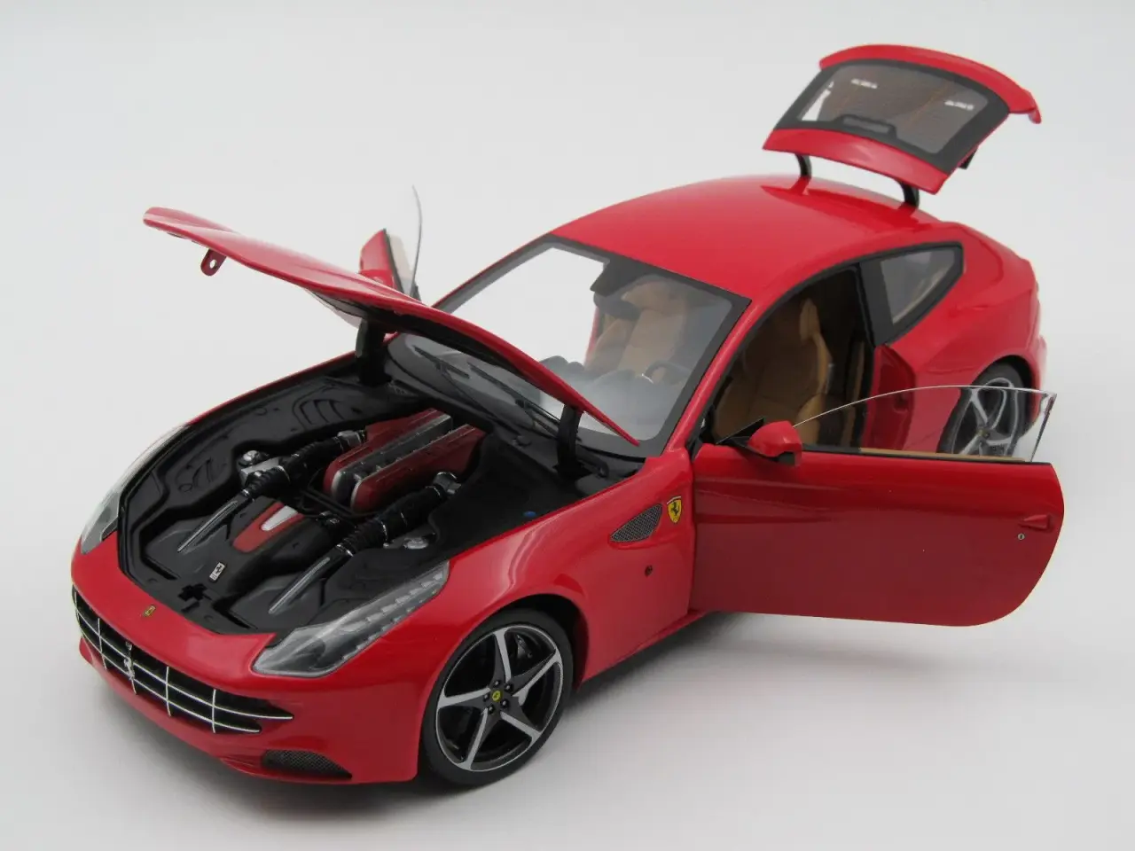 Billede 5 - 2011 Ferrari FF - 1:18 - Rosso Corsa Red