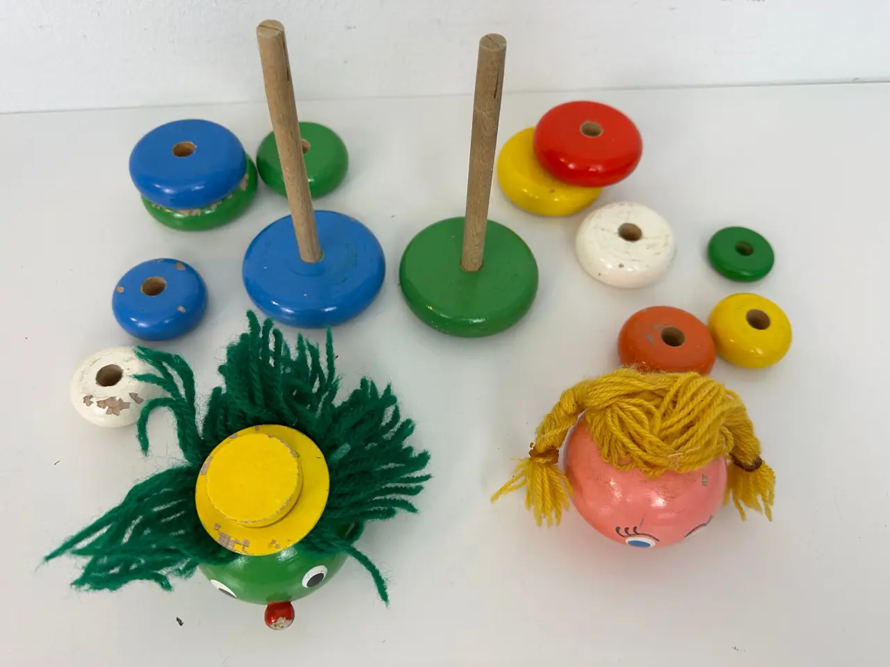 Billede 8 - Et sæt retro stabelfigurer / træfigurer