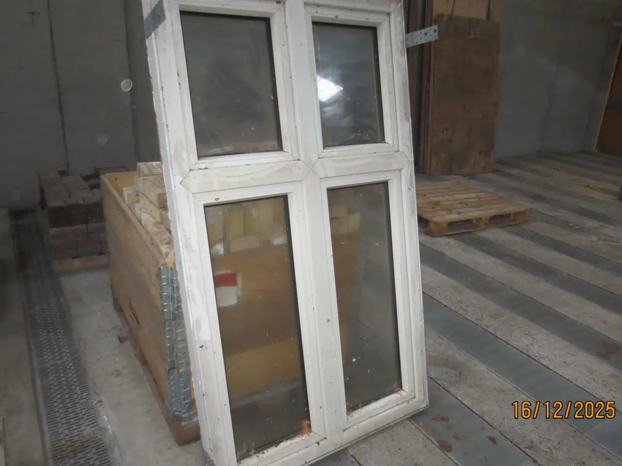 Billede 2 - 5 stk Plast vinduer med Thermo ruder 