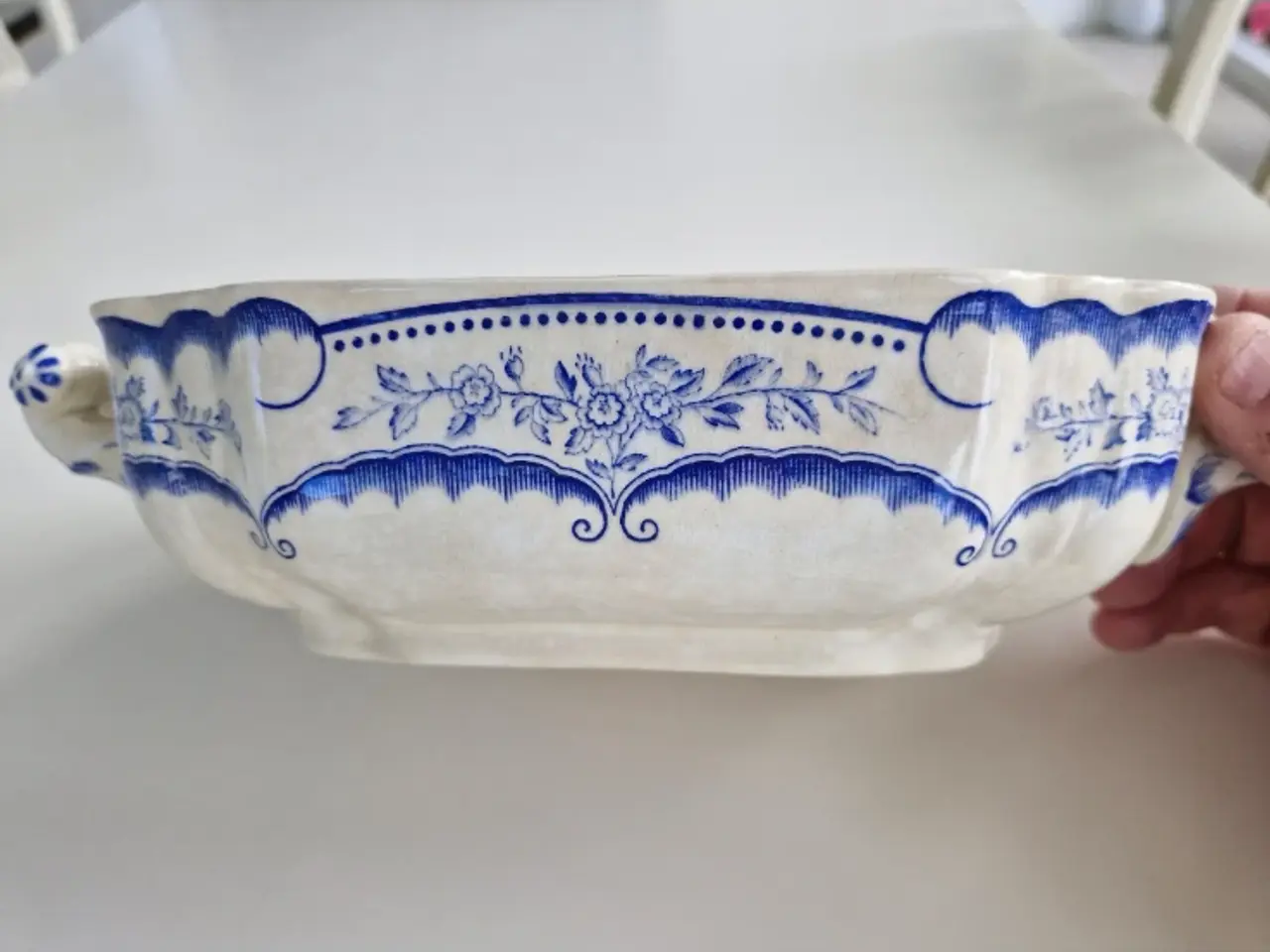 Billede 4 - "Rococo"Gustavsberg. Mindre fajanceterrine med Låg