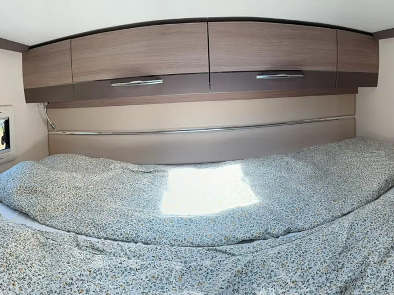 Billede 10 - Ford/Chausson 6-Selers autocamper m. solceller