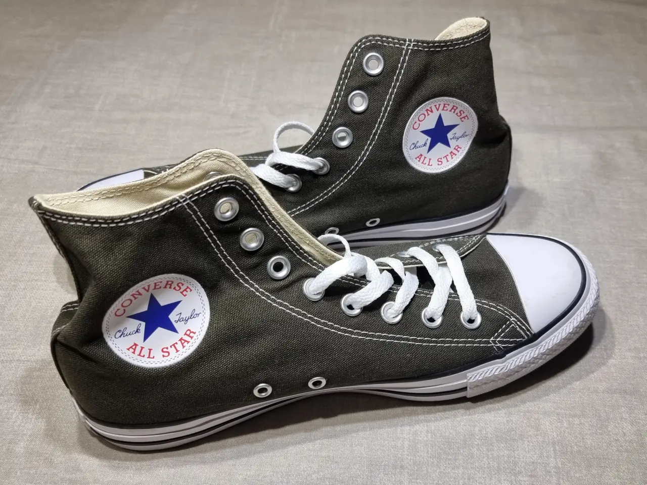 Billede 2 - Helt nye Converse hightops str. 41 oliven grønne