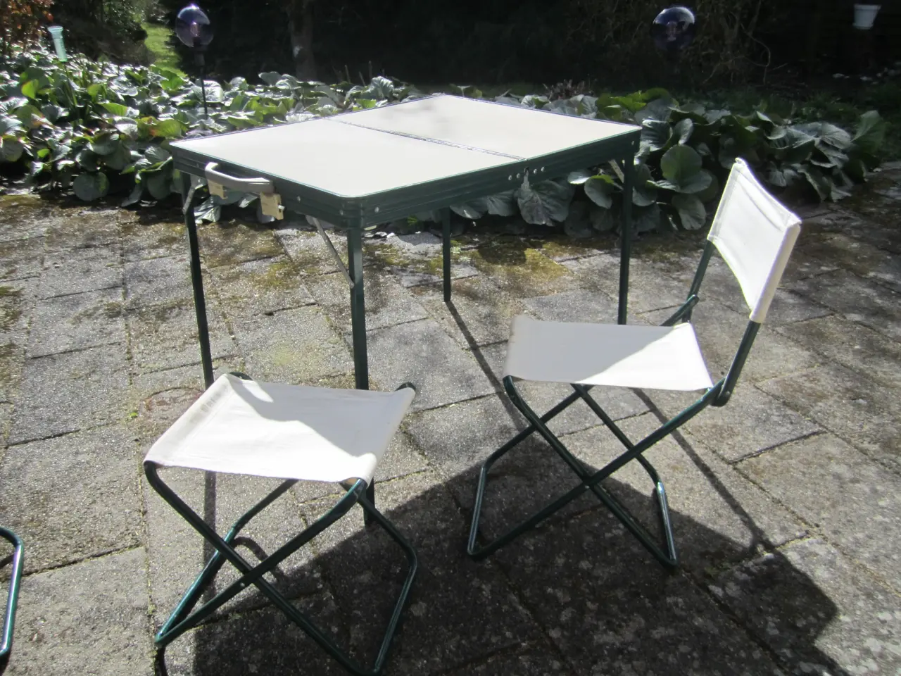 Billede 2 - BYD. Retro. Skønt Picnicbord og Stole.