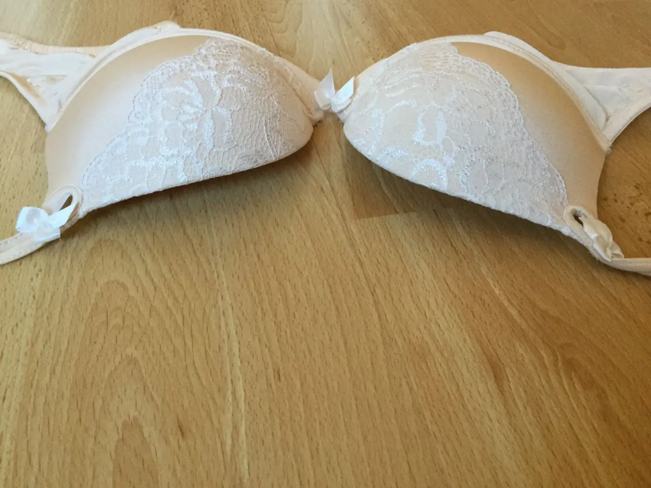 Billede 3 - BH - Ny Hunkemøller push up i  str. 75 / B