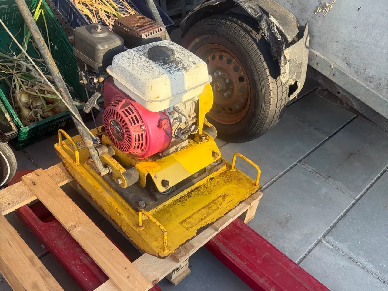 Billede 4 - Pladevibrator med Honda motor