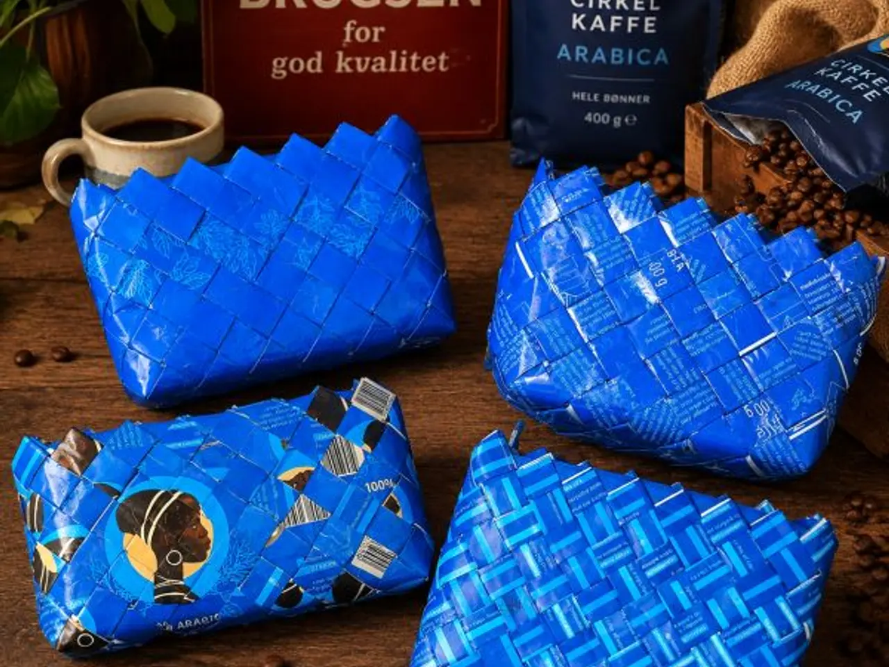 Billede 6 - Lille taske flettet af Cirkel Kaffe poser