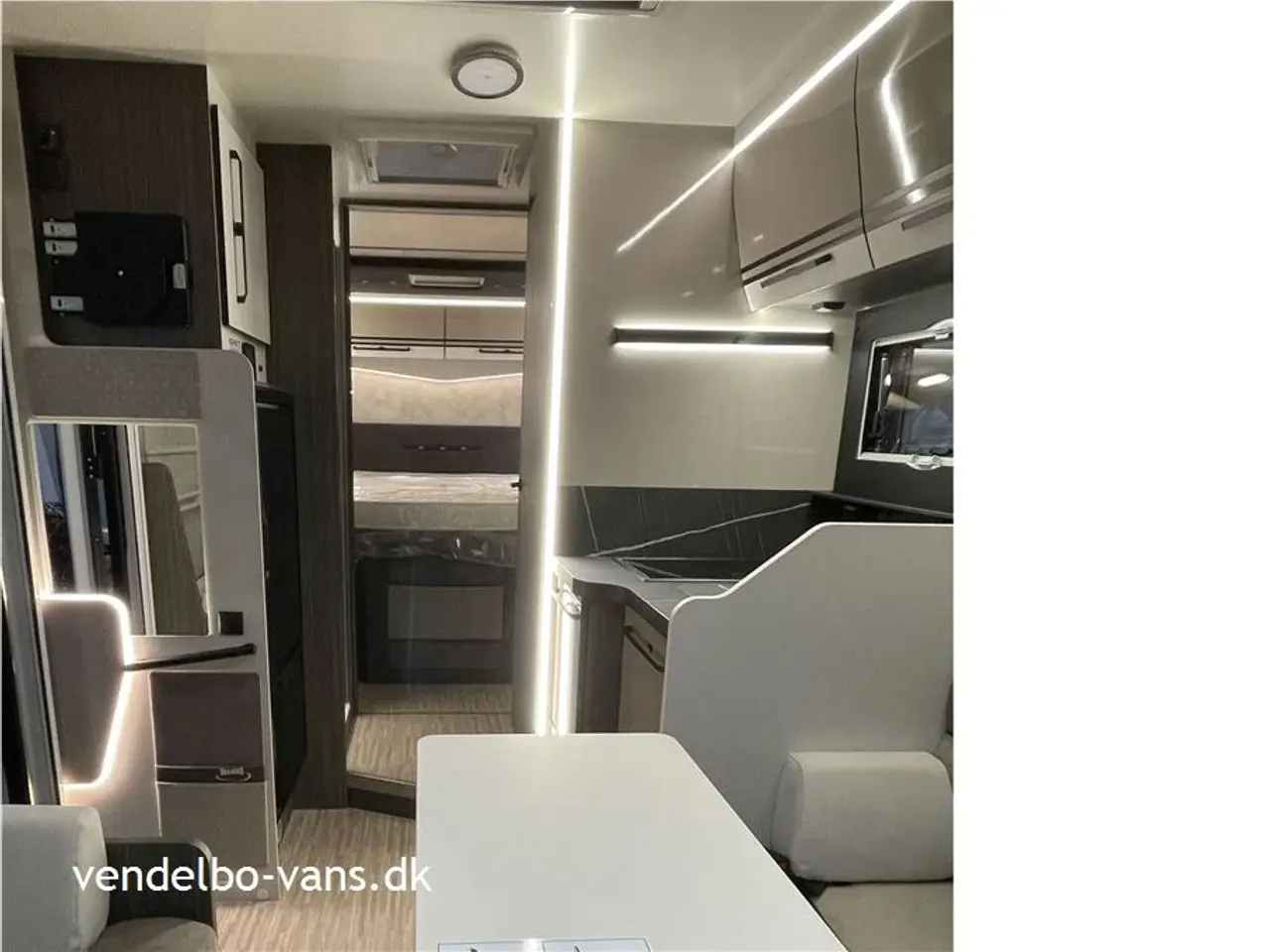 Billede 13 - 2026 - McLouis Nevis 881 Lounge og